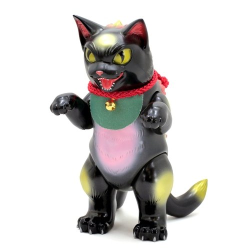 Daioh Negora - Black Lucky Cat figure by Konatsu, produced by Konatsuya. Front view.