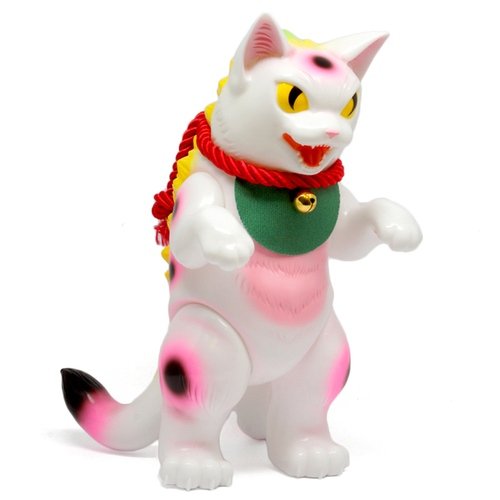 Daioh Negora - Pink Lucky Cat figure by Konatsu, produced by Konatsuya. Front view.