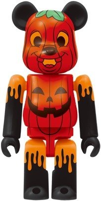 Dale Be@rbrick 100% - Jack-o-lantern Ver. figure by Disney, produced by Medicom Toy. Front view.