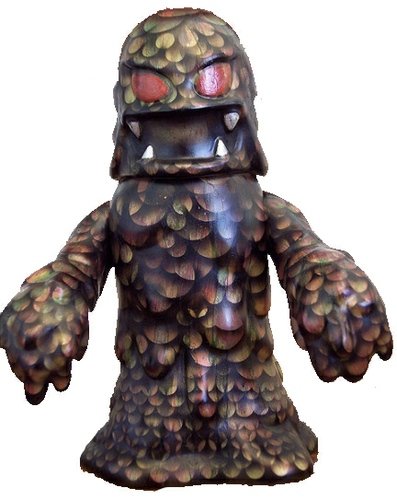 Damnedron - Evil Pinecone figure by Rhinomilk, produced by Rumble Monsters. Front view.
