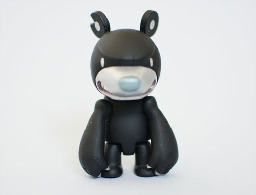 Dark Knuckle Bear Qee figure by Touma, produced by Toy2R. Front view.