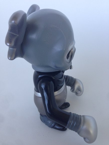 Darkness Skullwing  figure by Pushead, produced by Secret Base. Side view.