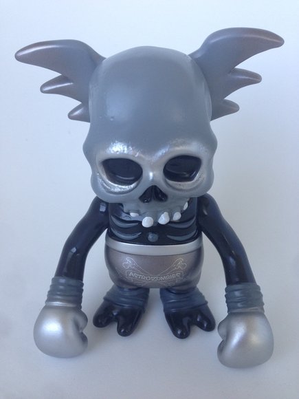 Darkness Skullwing  figure by Pushead, produced by Secret Base. Front view.