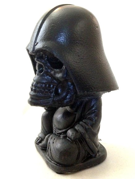 Darkside of Death figure by Hydro74, produced by Purveyor Of Sin. Side view.