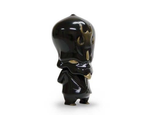 Dealmaker: Black Gold figure by Andrew Bell, produced by Dyzplastic. Front view.