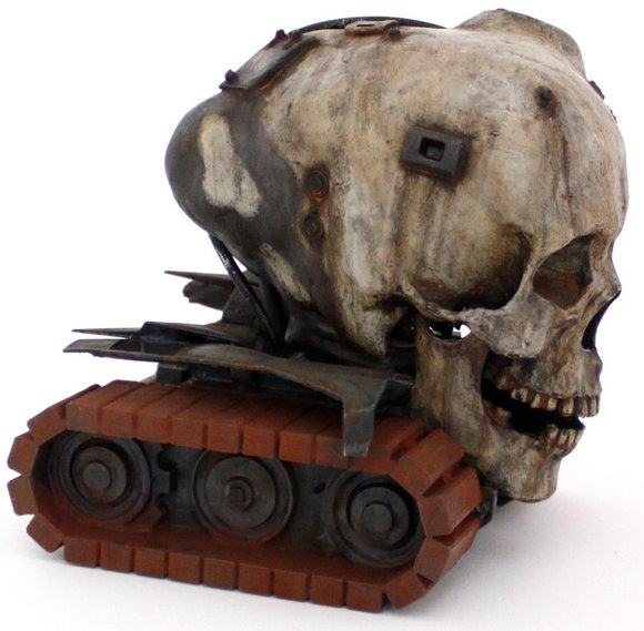 Death Tank figure by Klav (Kevin Derken). Side view.