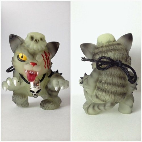 DeathCat - Glow in the dark Grey Tabby figure by Johan Ulrich, produced by Death Cat Toys. Front view.