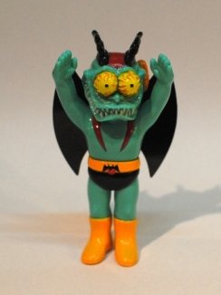 Devilman figure by Rockin Jelly Bean, produced by Secret Base. Front view.