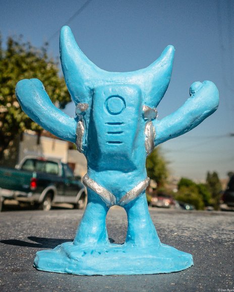 Devilrobots DarthX (blue ver.) figure by Devilrobots. Back view.