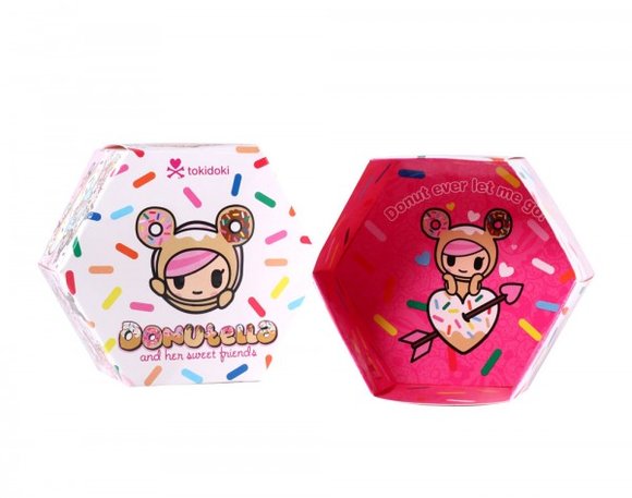 Dolce figure by Simone Legno (Tokidoki), produced by Tokidoki. Packaging.