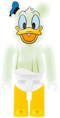 Donald Duck Be@rbrick 100% - Ghost Ver. figure by Disney, produced by Medicom Toy. Front view.