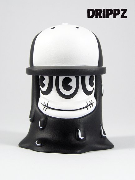 Drippz Black and White figure by Lisa Rae Hansen, produced by Ibreaktoys. Front view.