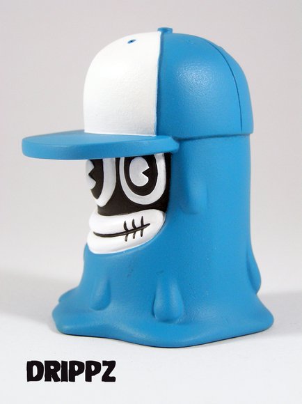 Drippz Turquoise figure by Lisa Rae Hansen, produced by Ibreaktoys. Side view.