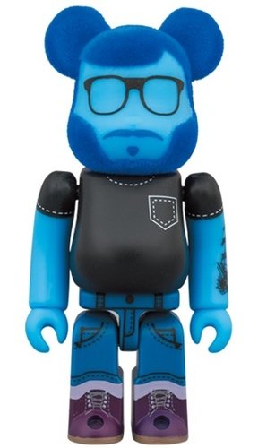 Dr.Martens 10s BE@RBRICK 100% figure, produced by Medicom Toy. Front view.