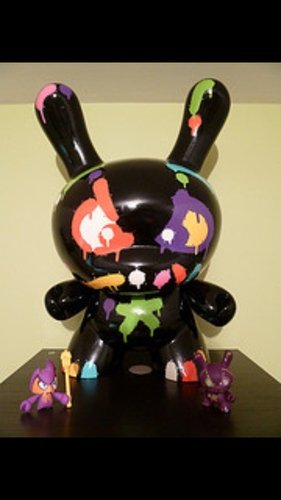 Dunny figure by Mist. Front view.