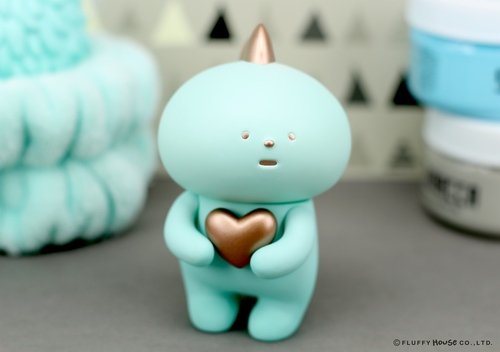 DYNO - robin egg blue (Valentine special) figure by Bubi Au Yeung, produced by Fluffy House. Front view.