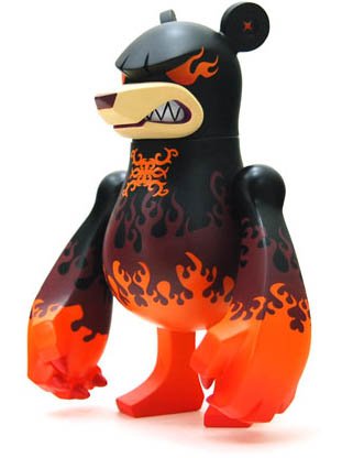KnuckleBear （ナックルベア） - Waverlord figure by Touma, produced by Wonderwall. Side view.