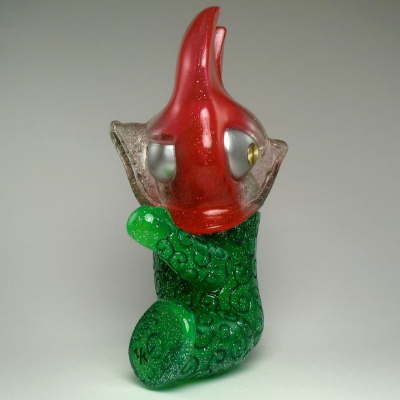Eaton - Clear Lamé Head, Neon Green figure by Kiyoka Ikeda. Side view.