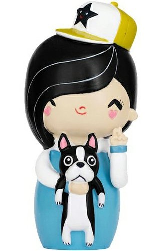 Edie & Elvis figure by Momiji, produced by Momiji. Front view.
