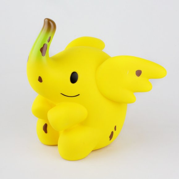 ELFIE BANANA 300% figure by Too Natthapong, produced by Unbox Industries. None.