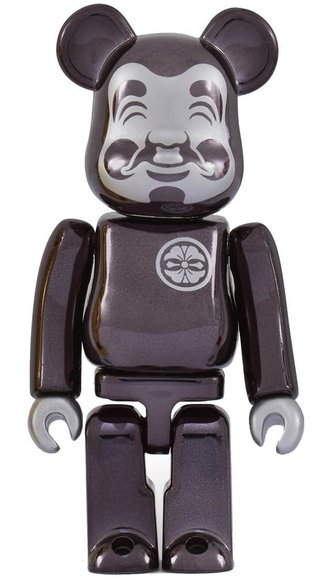 EVISU Black-plated BE@RBRICK 100% figure, produced by Medicom Toy. Front view.