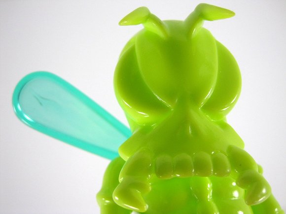 Honey Bee - Lime Green w/ Transparent Blue Wings figure by Secret Base, produced by Secret Base. Detail view.