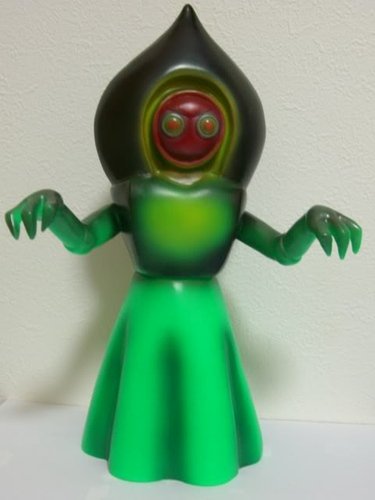Flatwoods Monster Green figure, produced by Marmit. Front view.
