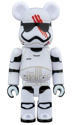 FN-2187 STAR WARS BE@RBRICK 100% figure, produced by Medicom Toy. Front view.