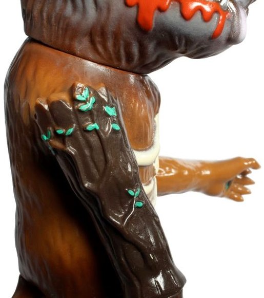 Fungus Amungus Earth Wolf - Rotofugi Exclusive figure by Josh Herbolsheimer, produced by Medicom Toy. Detail view.