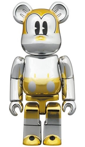 FUTURE MICKEY 2021 BE@RBRICK 100％ figure, produced by Medicom Toy. Front view.