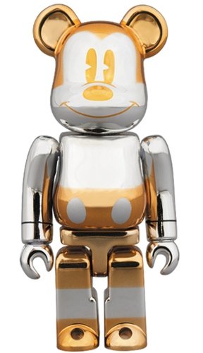 FUTURE MICKEY BE@RBRICK 100% figure, produced by Medicom Toy. Front view.
