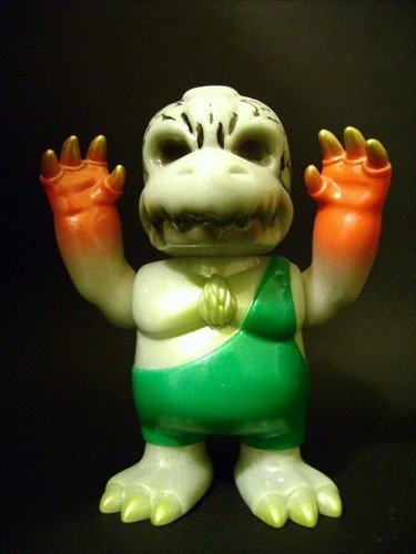 Gammepa figure, produced by Gargamel. Front view.
