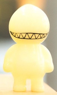 GID Painted Mouth Bastard figure by Ayako Takagi, produced by Uamou. Front view.
