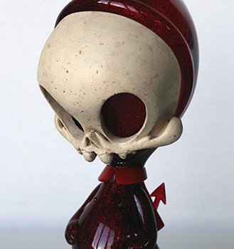 Lucky Devil Skelve figure by Brandt Peters X Glenn Barr, produced by Circus Posterus. Detail view.
