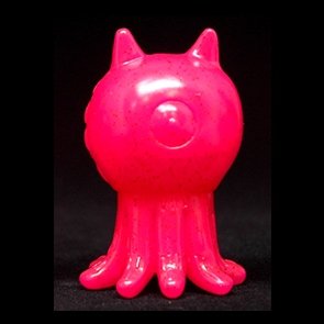 Glitter Pink Target figure by David Horvath, produced by Toy Art Gallery. Front view.