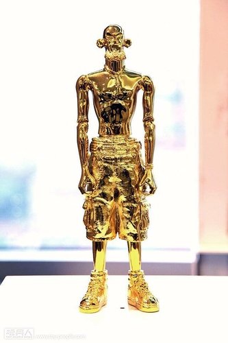 Gold Tatto figure by Michael Lau, produced by Michael Lau. Front view.