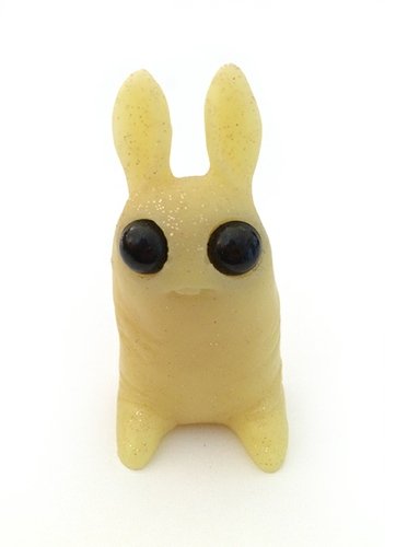 Golden Beeswax Pipsqueak figure by Amanda Louise Spayd. Front view.