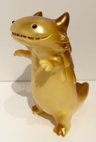 Golden Byron figure by Shoko Nakazawa (Koraters), produced by Koraters. Front view.