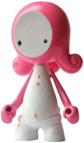 Gooma - Pink figure by Sergey Safonov. Front view.