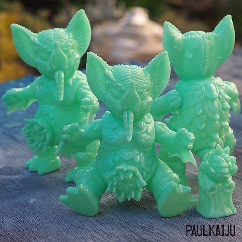 Green Glow Mockbat figure by Paul Kaiju. Front view.