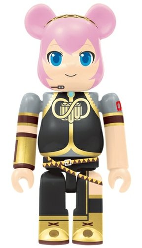 Happy lottery Hatsune Miku 2014 Autumn Ver. BE@RBRICK (Megurine Luka) figure, produced by Medicom Toy. Front view.
