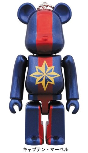 Happy lottery MARVEL Captain Marvel BE@RBRICK 100% figure, produced by Medicom Toy. Front view.