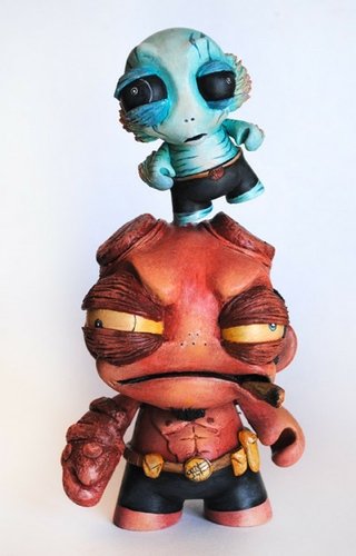 Hellboy and Abe figure by Kasey Tararuj, produced by One-Eyed Girl. Front view.
