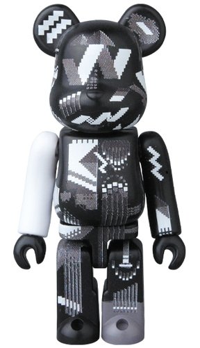 Hermippe Pixel Art S37 be@rbrick 100% figure, produced by Be. Front view.