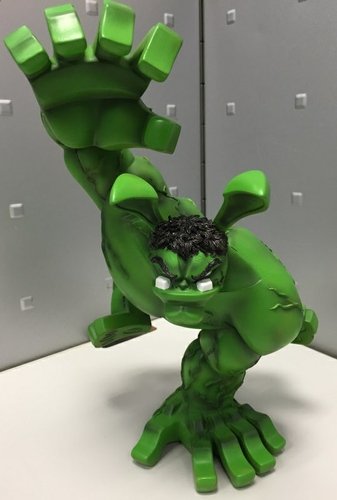 Hulk figure, produced by Coarsetoys. Front view.