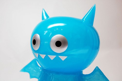 Ice Bat Kaiju - Blue figure by David Horvath, produced by Intheyellow. Detail view.
