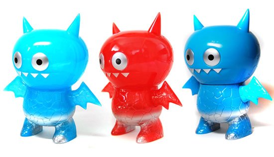 Ice Bat Kaiju - Blue figure by David Horvath, produced by Intheyellow. Front view.