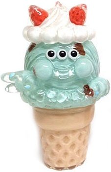 Ice Cream Monster - Mint Chocolate/Three Eyes figure by Aya Takeuchi, produced by Refreshment. Front view.