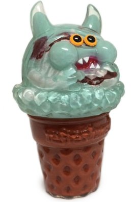 Ice Cream Monster - Mint Chocolate/Two Eyes figure by Aya Takeuchi, produced by Refreshment. Front view.