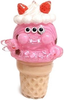 Ice Cream Monster - Strawberry Chocolate/Three Eyes figure by Aya Takeuchi, produced by Refreshment. Front view.